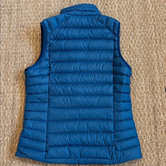 Patagonia Teal Quilted Vest size S - Picture 3 of 4